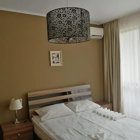 голдън лайн Апарт-отель